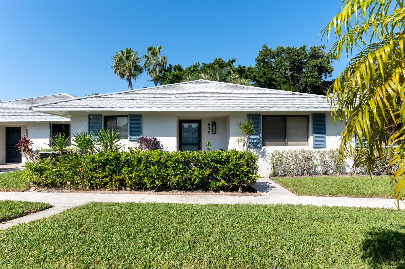 830 Club Drive, Palm Beach Gardens, FL 33418 photo 2