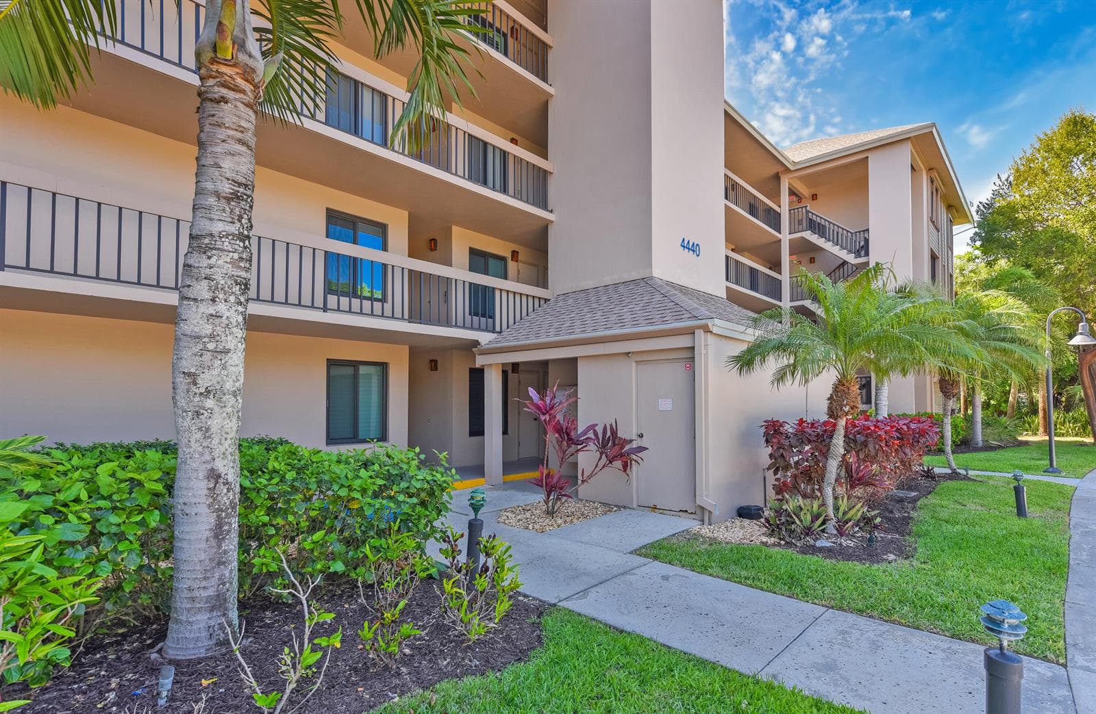 4440 NE Sandpebble Trace # 104, Stuart, FL 34996 photo 2