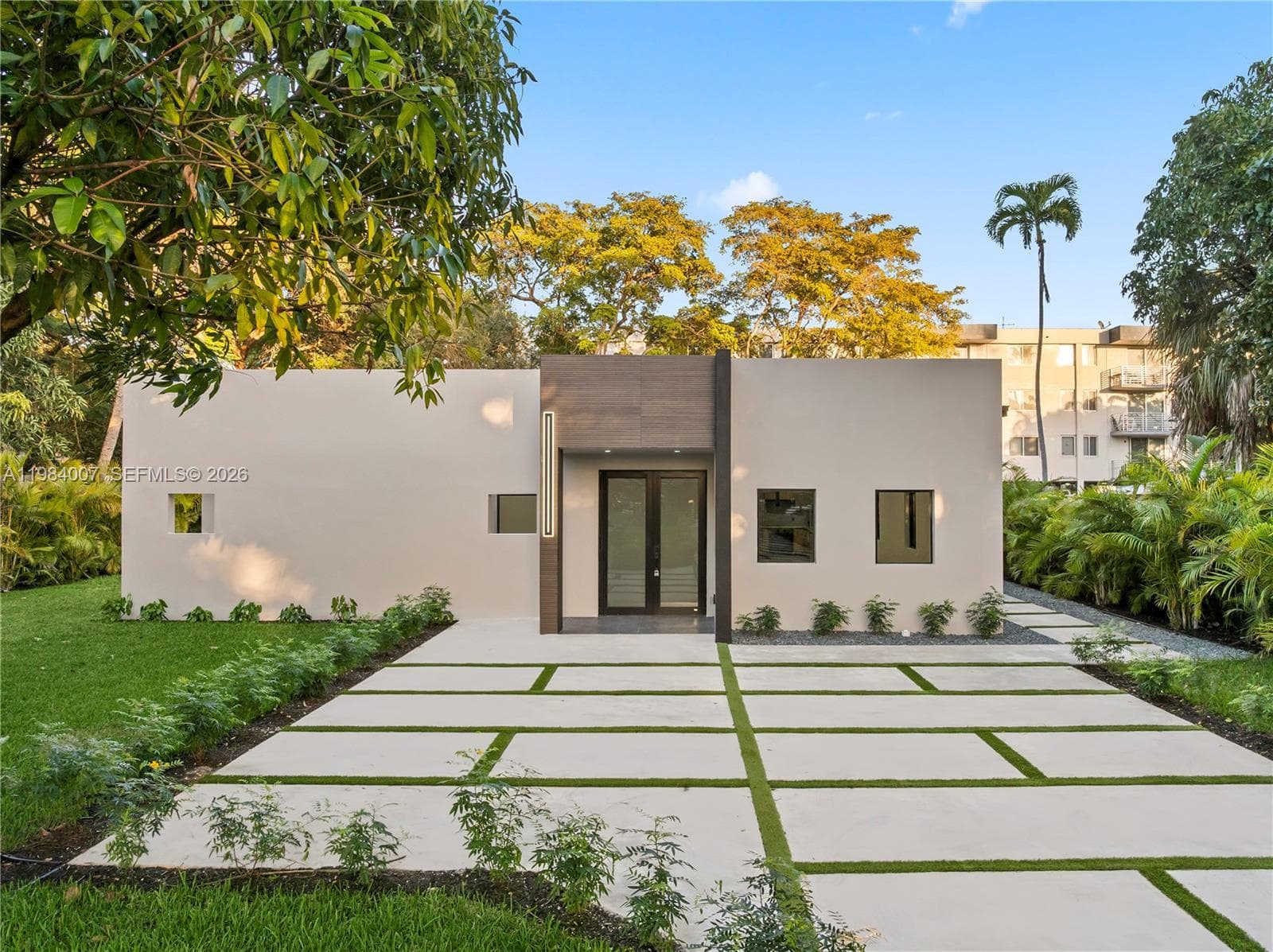 12335 Griffing Blvd, North Miami, FL 33161 photo 2