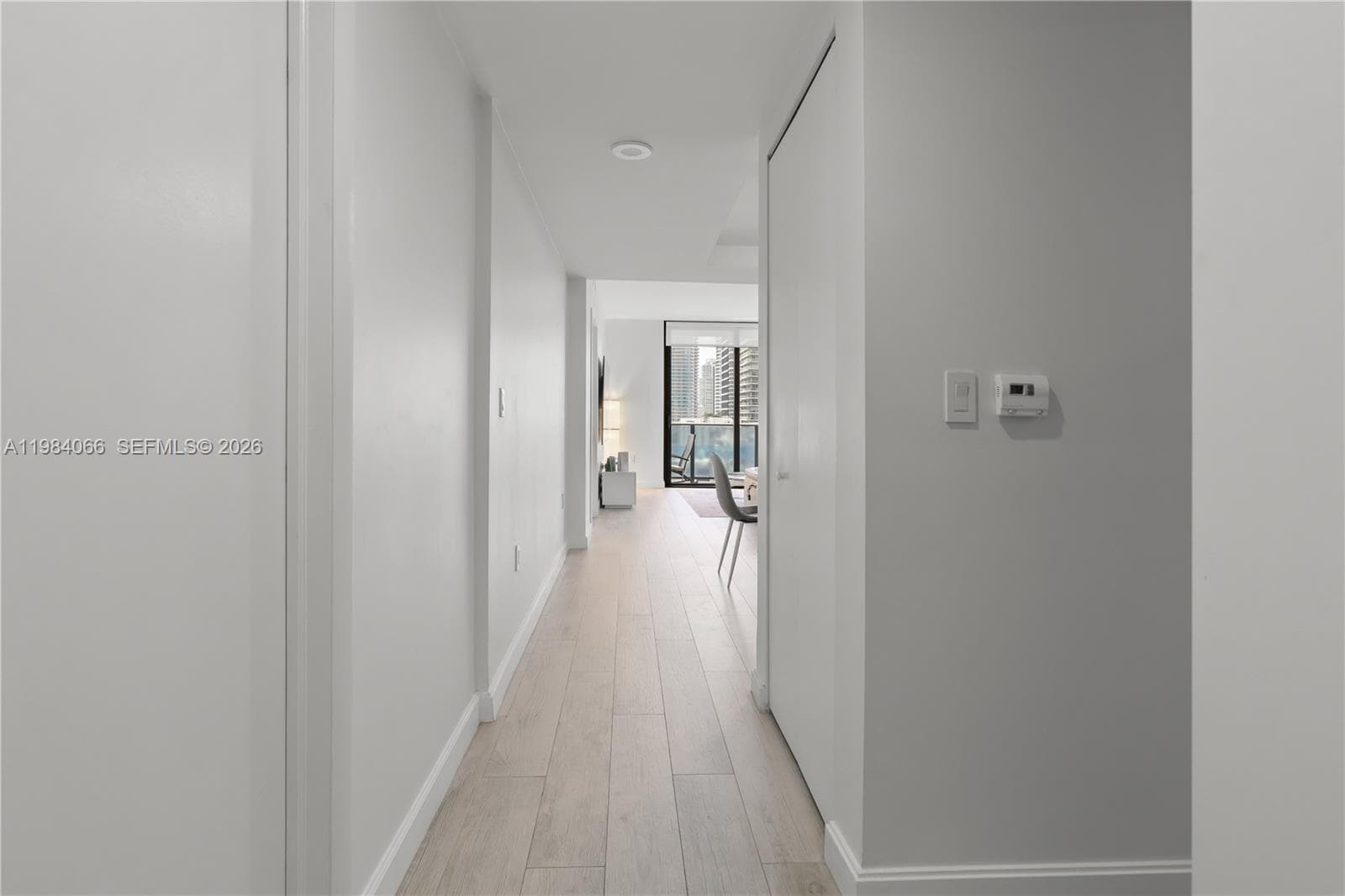 45 SW 9th St # 1405, Miami, FL 33130 photo 5