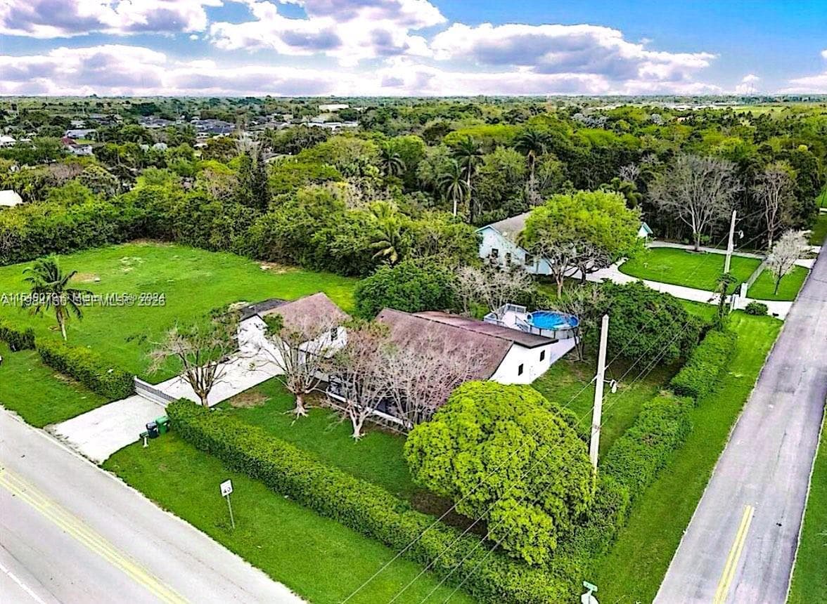 32595 SW 202nd Ave, Homestead, FL 33030 photo 2