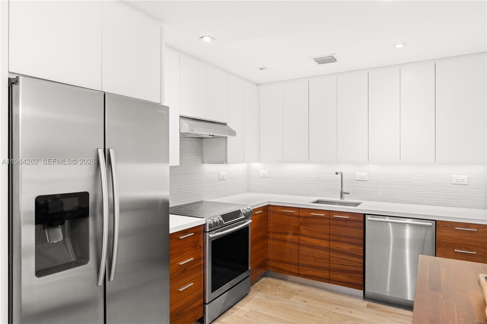 5555 Collins Ave # 17J, Miami Beach, FL 33140 photo 3