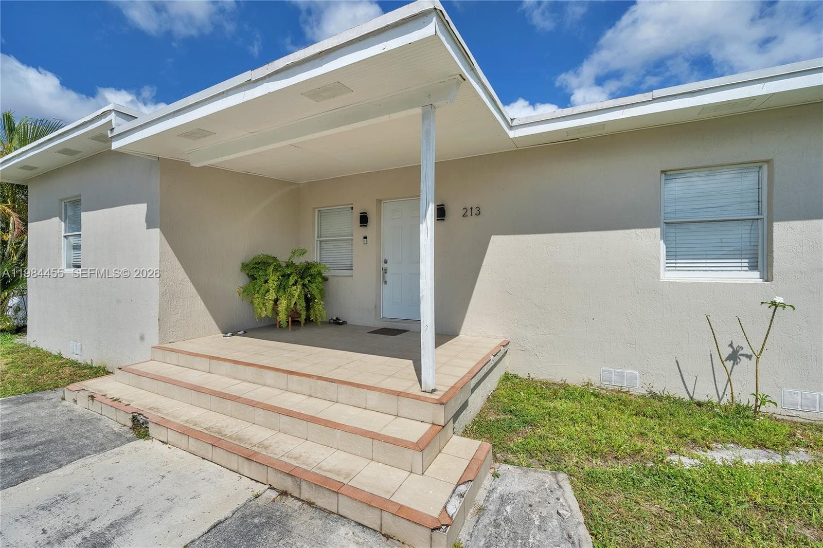 213 W 20th St, Hialeah, FL 33010 photo 2