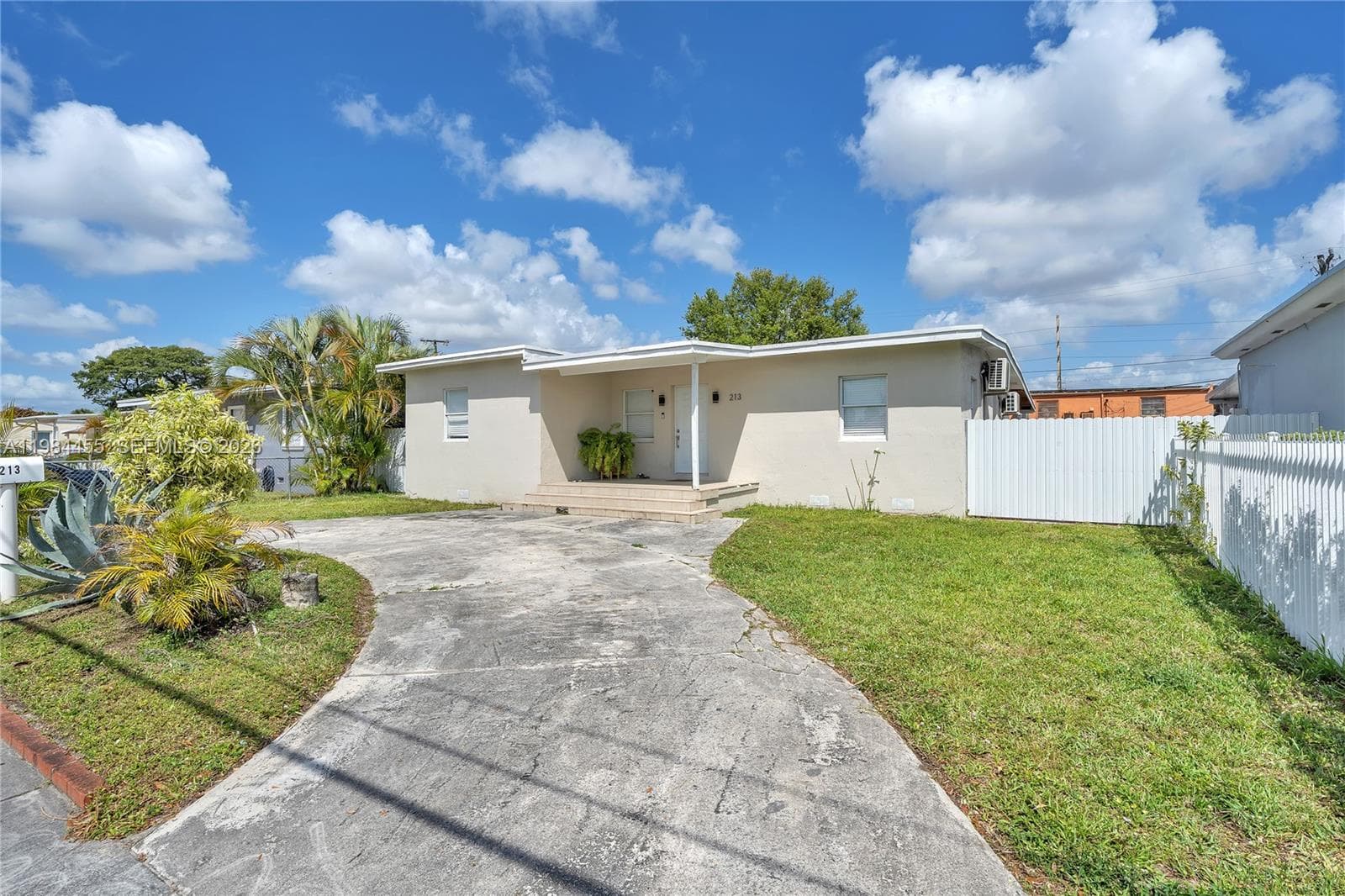 213 W 20th St, Hialeah, FL 33010 photo 4