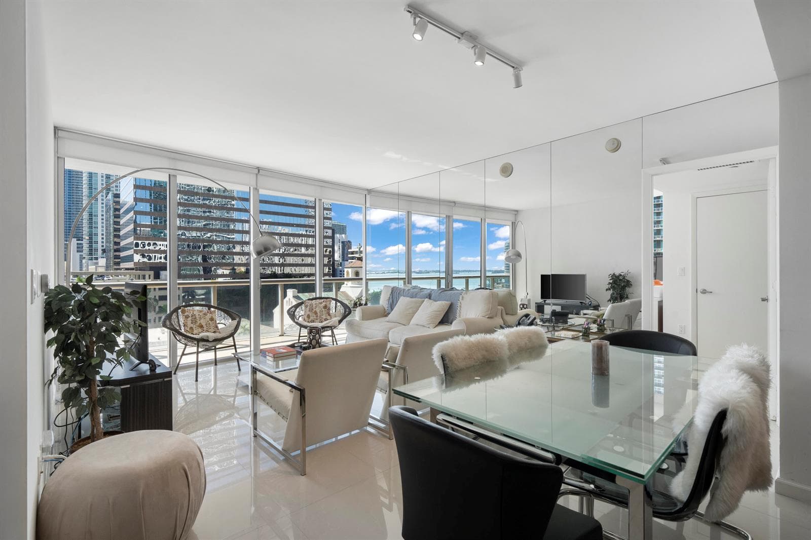 495 Brickell Avenue # 811, Miami, FL 33131 photo 4