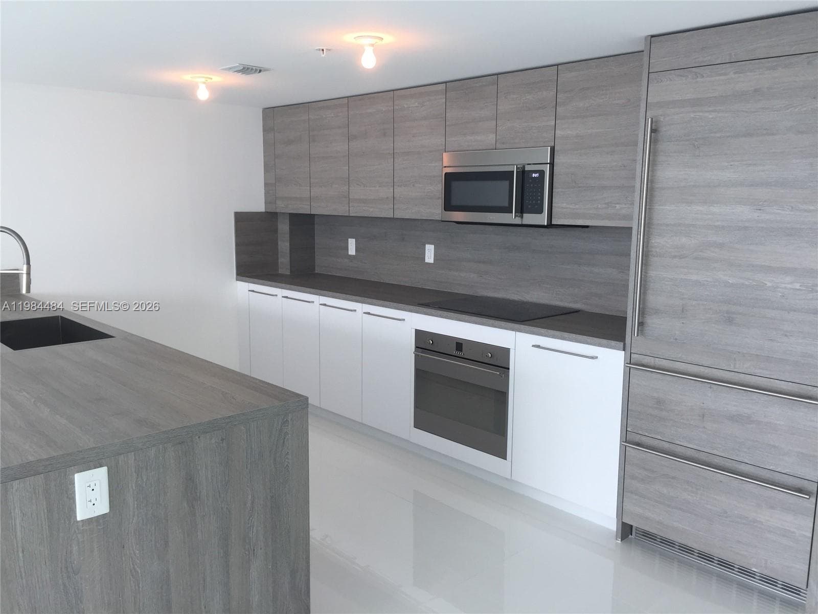 400 Sunny Isles Blvd # 1105, Sunny Isles Beach, FL 33160 photo 2