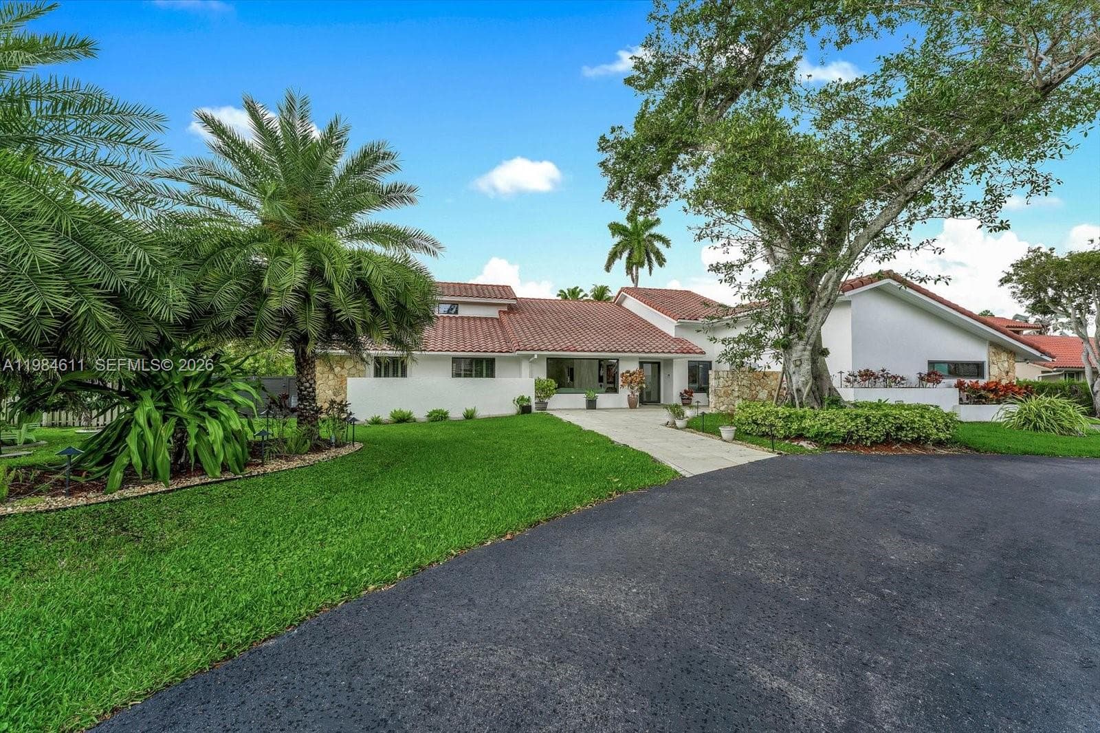 10126 SW 93rd Pl, Miami, FL 33176 photo 2