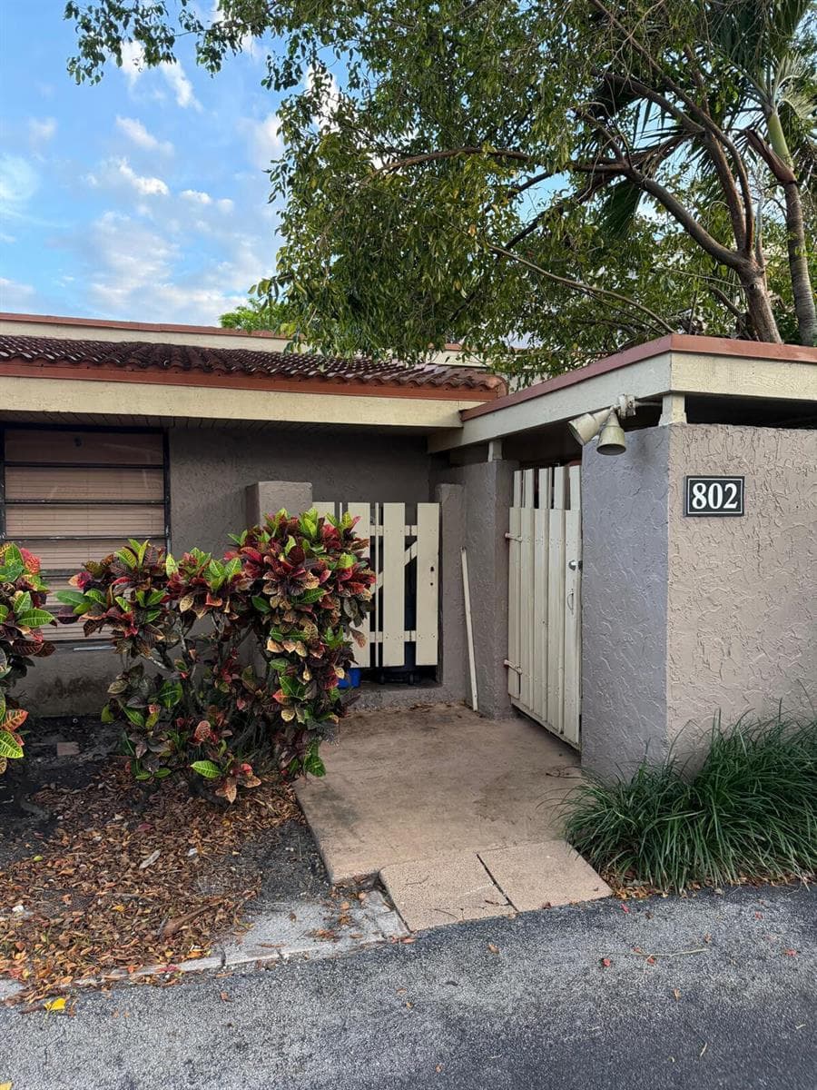 802 Saint Andrews Road # 15, Hollywood, FL 33021 photo 3