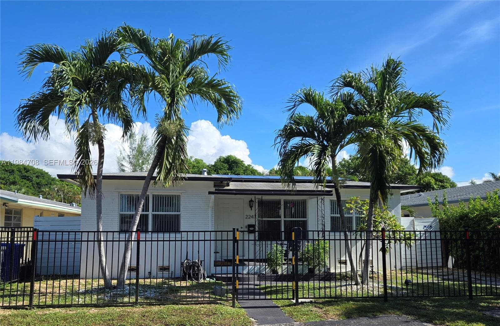2247 Jackson St, Hollywood, FL 33020 photo 4