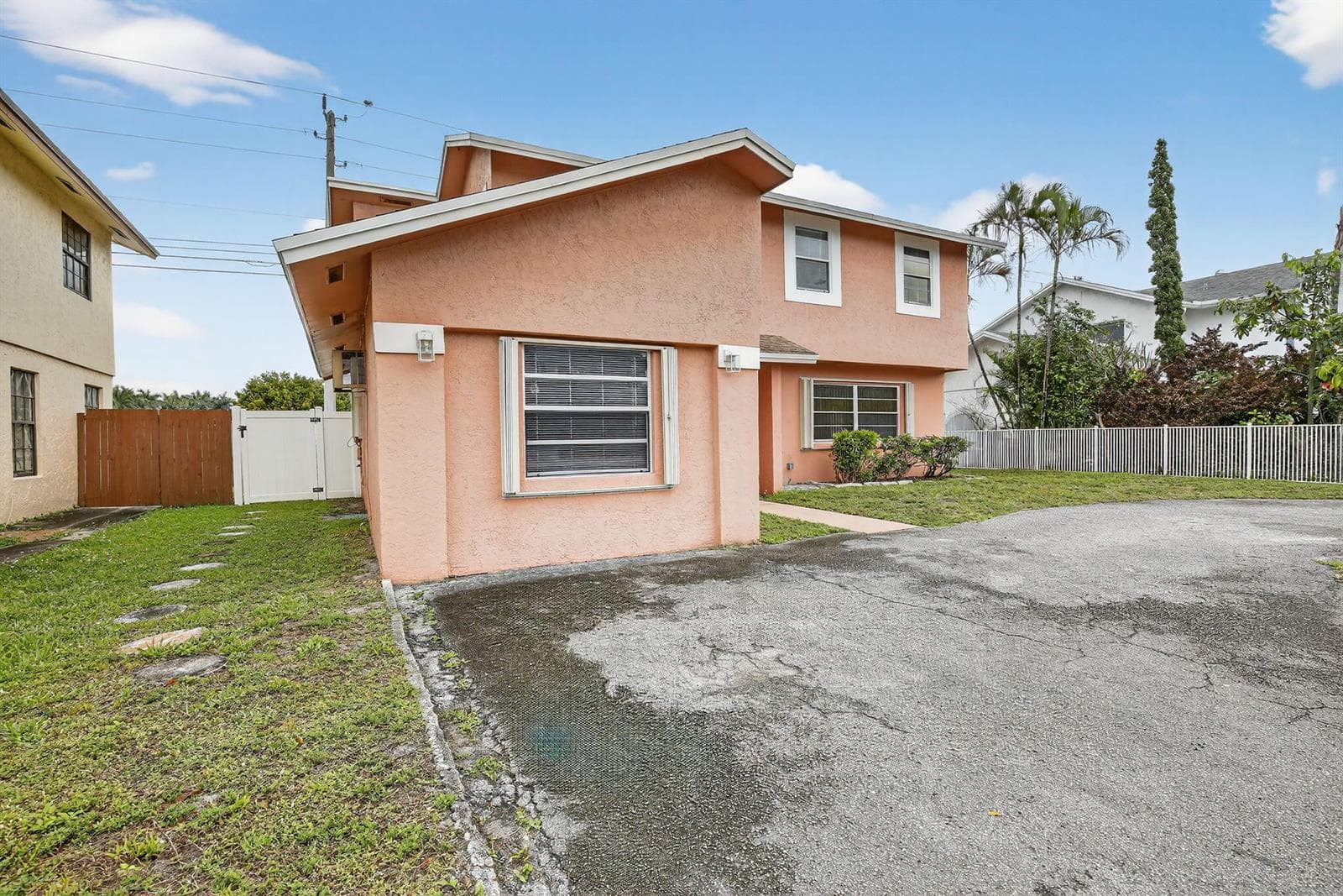 7721 NW 42nd Court, Hollywood, FL 33024 photo 2