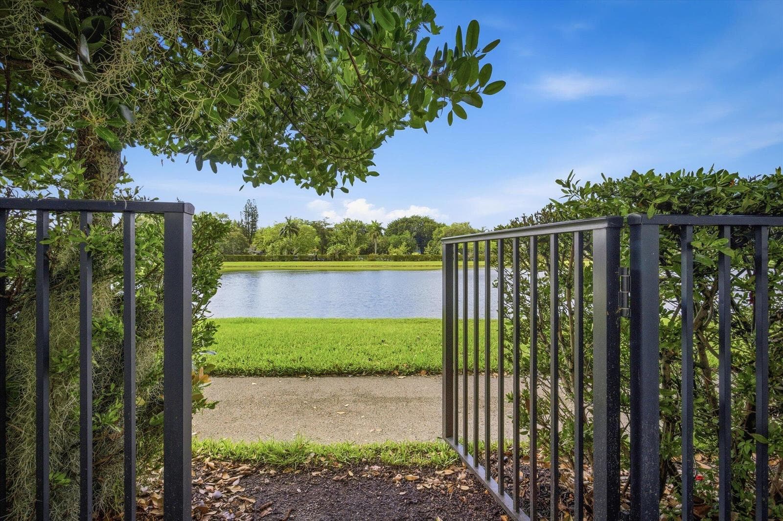 5884 Mustang Manor, Davie, FL 33314 photo 4