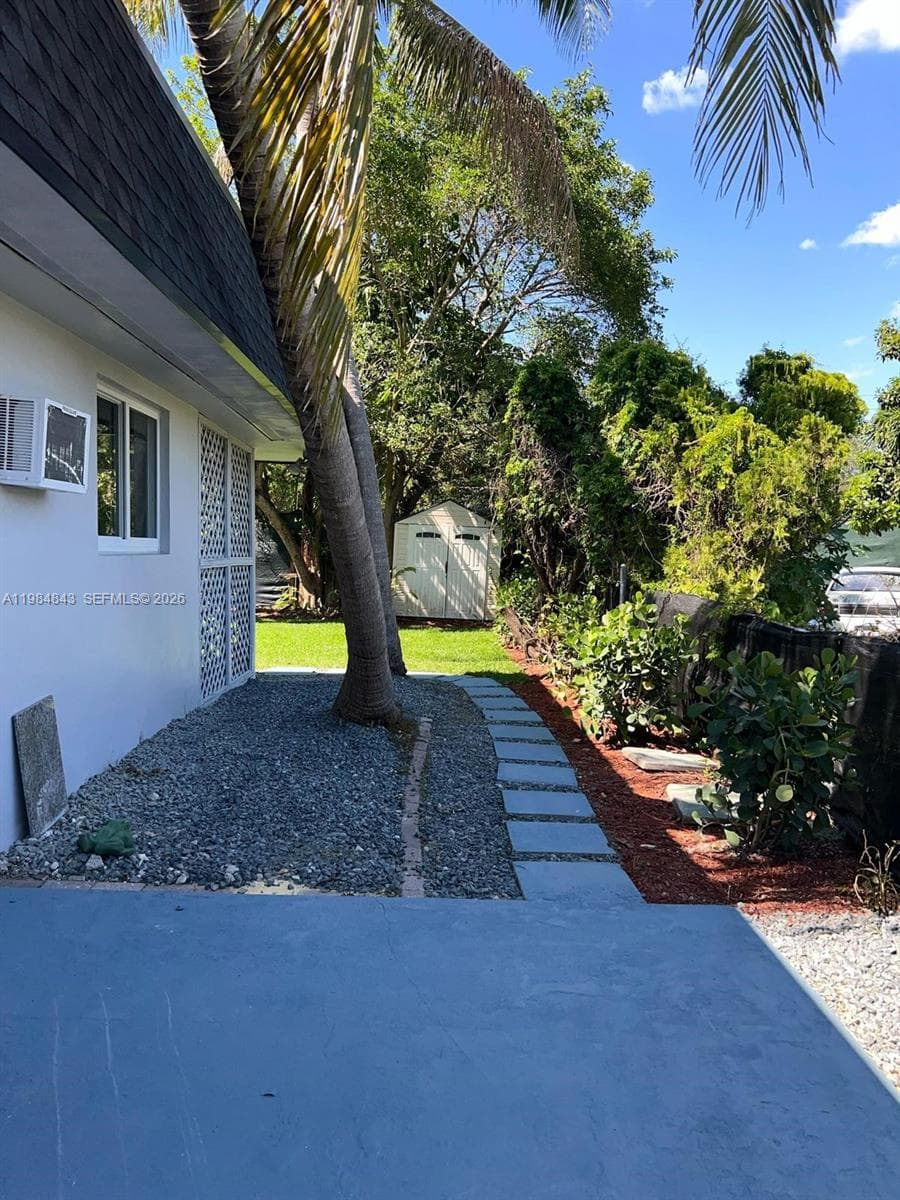 161 NE 117th St, Miami, FL 33161 photo 3