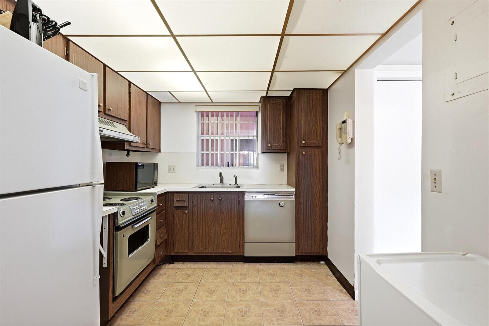 630 Tennis Club Drive # Apt 204, Fort Lauderdale, FL 33311 photo 5
