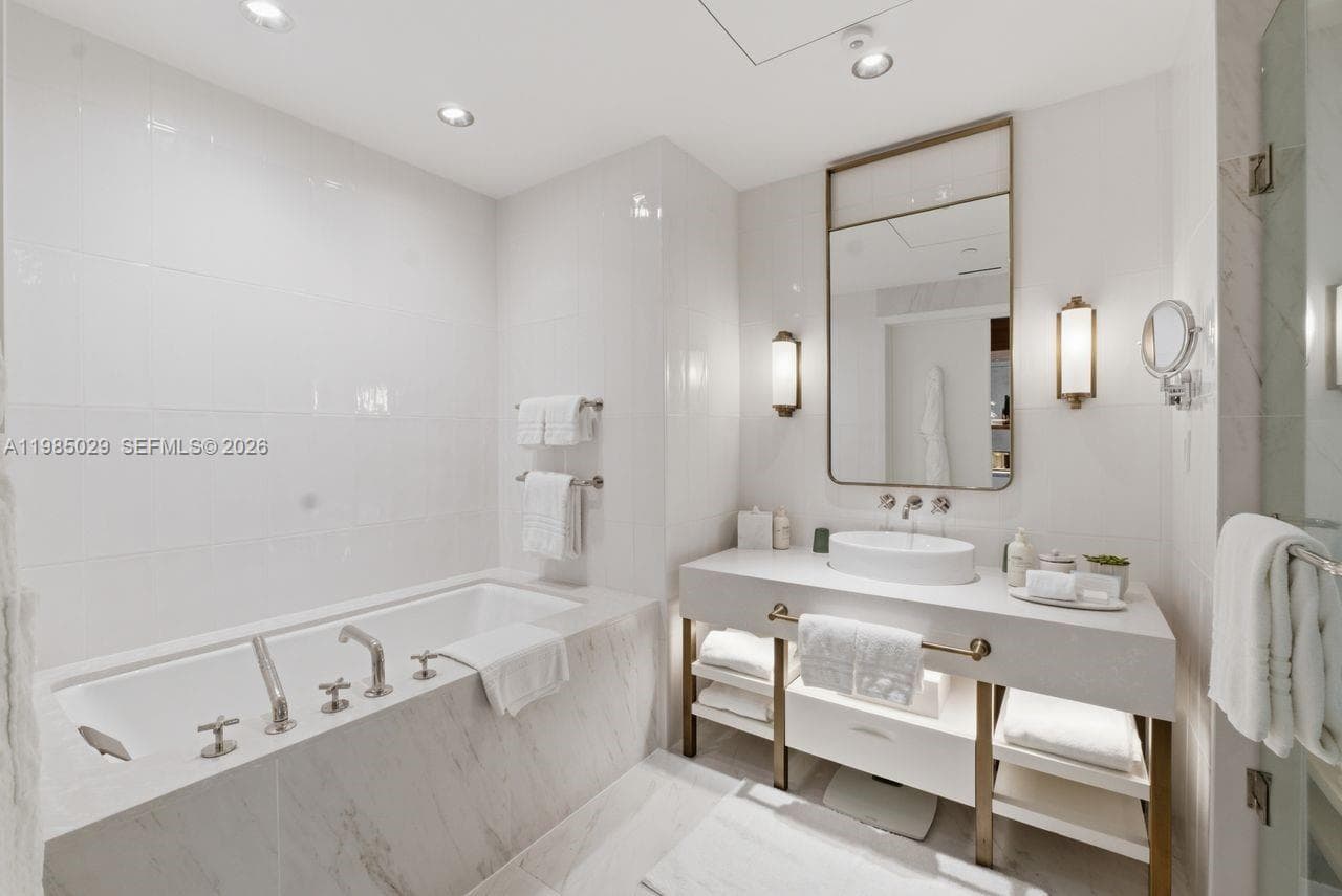 525 N Fort Lauderdale Beach Blvd # 1509, Fort Lauderdale, FL 33304 photo 4
