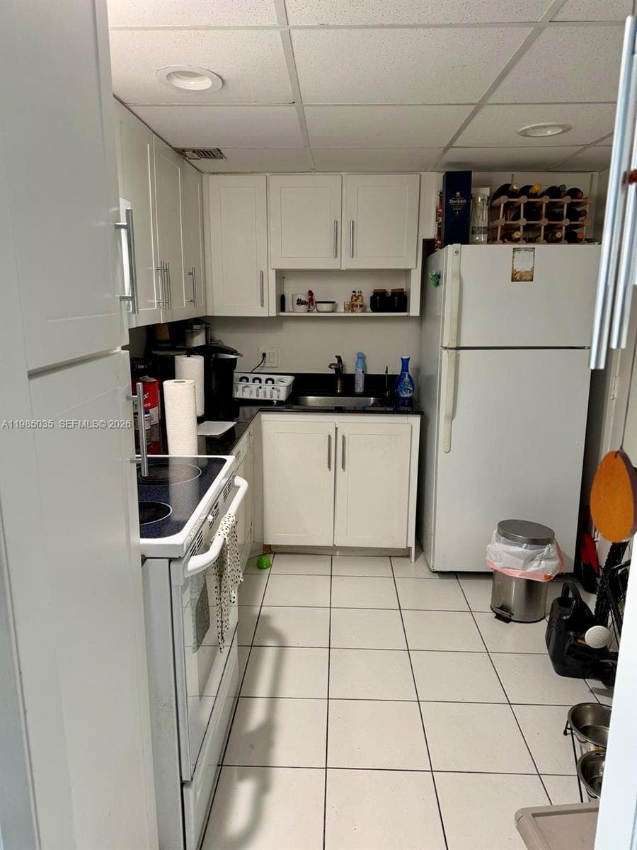 2841 NE 163rd St # 306, North Miami Beach, FL 33160 photo 3