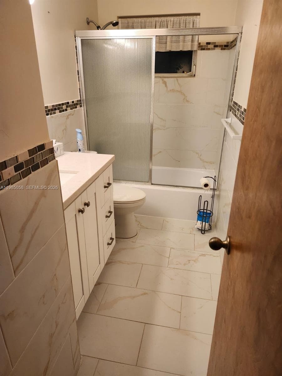 690 NW 19th St, Homestead, FL 33030 photo 2