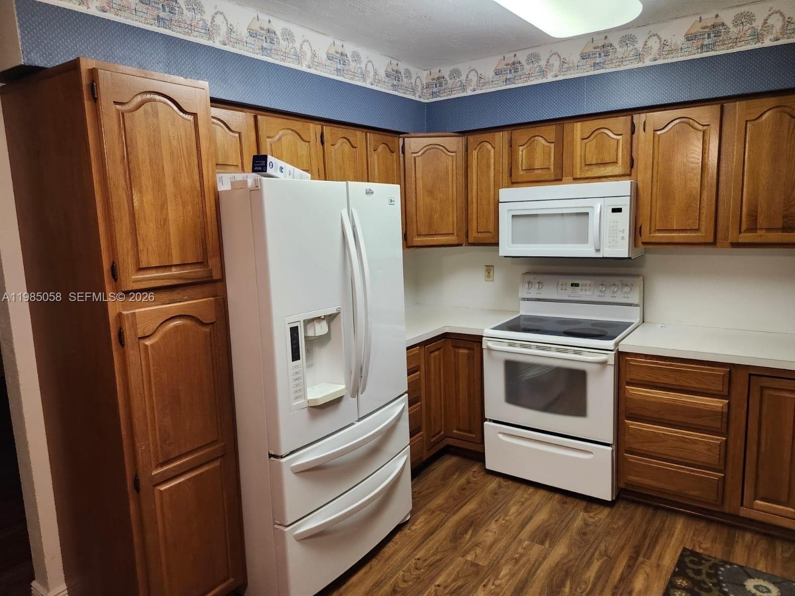 690 NW 19th St, Homestead, FL 33030 photo 3