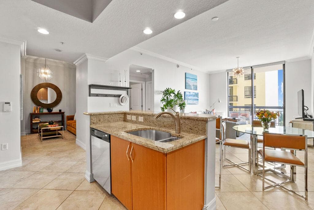 701 S Olive Avenue # 1003, West Palm Beach, FL 33401 photo 4