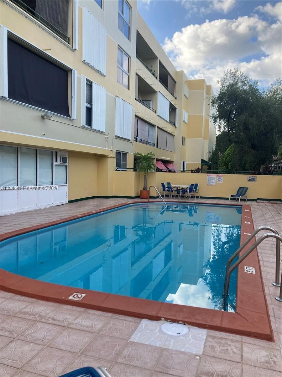 8321 NW 7th St # 1-307, Miami, FL 33126 photo 5