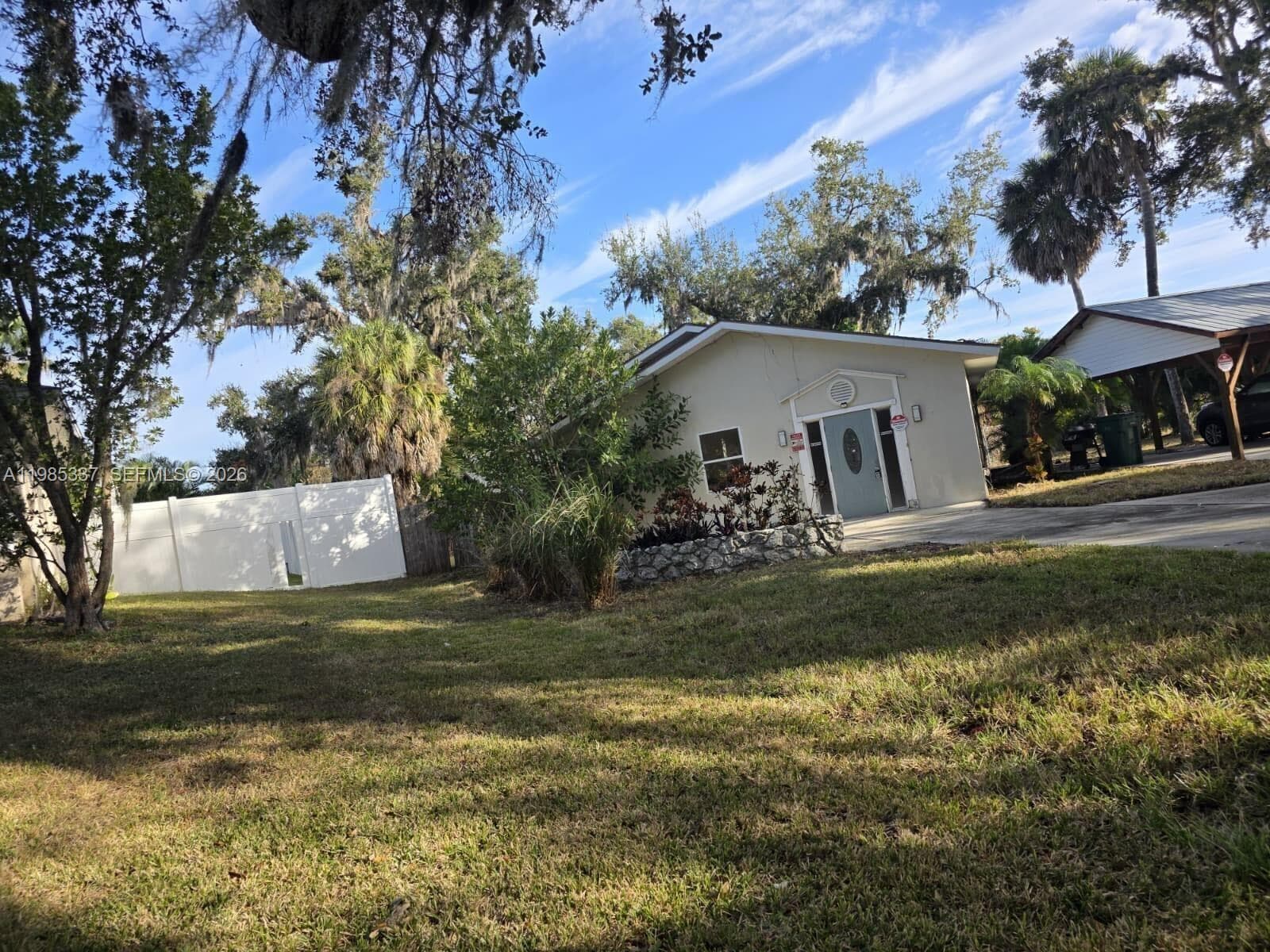 3661 Bernice LN, Sarasota, FL 34238 photo 3
