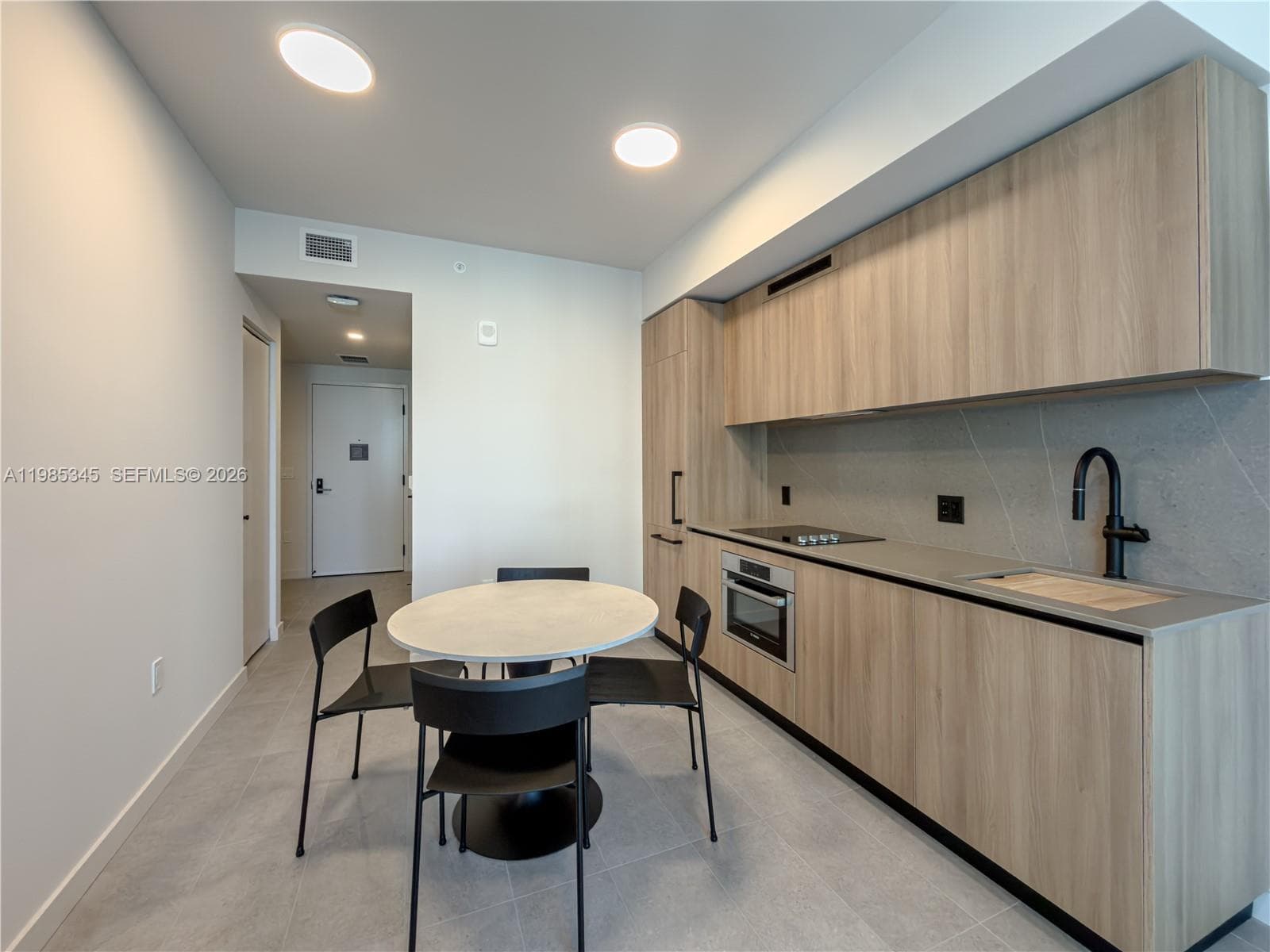 121 NE 5th St # 2211, Miami, FL 33132 photo 5