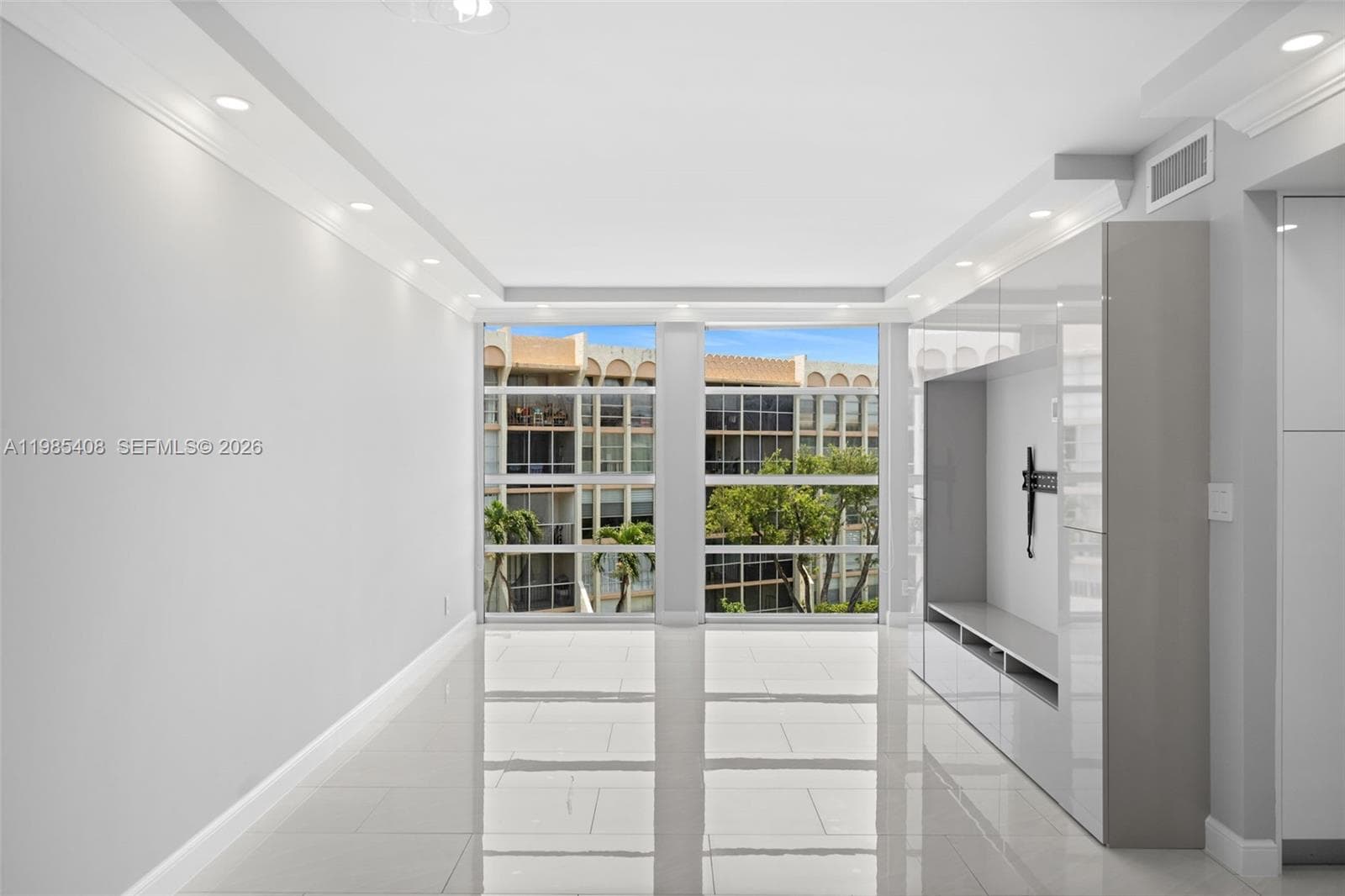701 Three Islands Blvd # 411, Hallandale Beach, FL 33009 photo 4