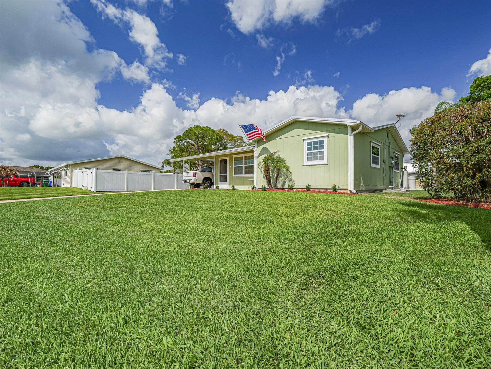 573 Autumn Terrace, Sebastian, FL 32958 photo 5