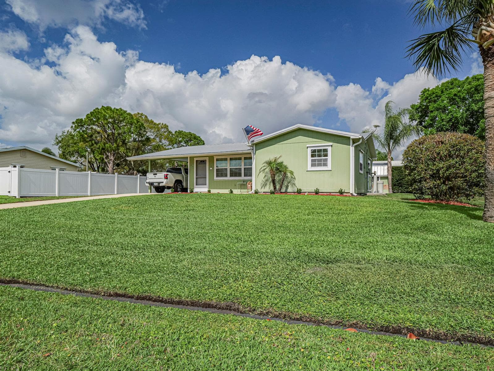 573 Autumn Terrace, Sebastian, FL 32958 photo 4