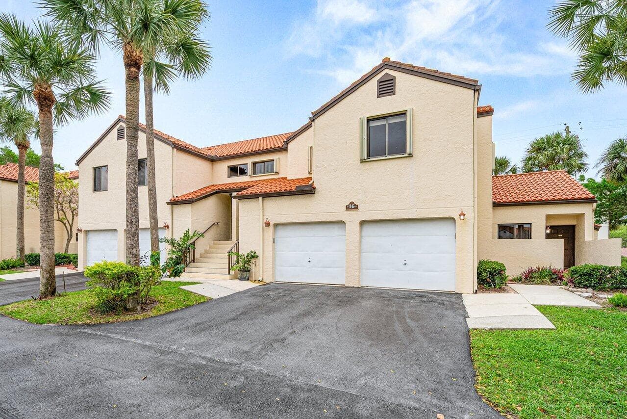 16 Via De Casas Sur # 204, Boynton Beach, FL 33426 photo 2
