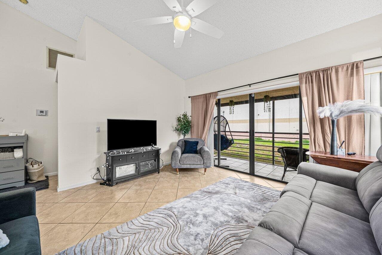 16 Via De Casas Sur # 204, Boynton Beach, FL 33426 photo 4