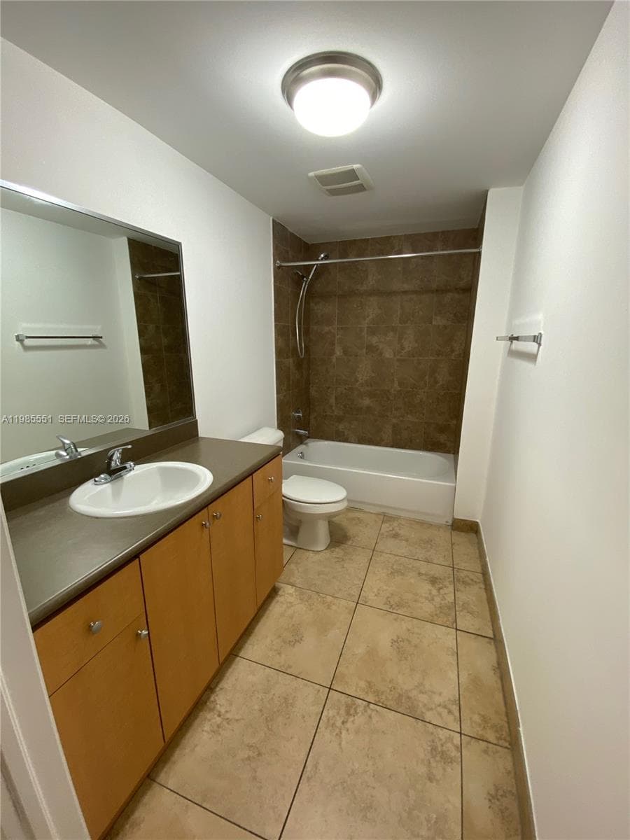 435 SW 12th Ave # 605, Miami, FL 33130 photo 5