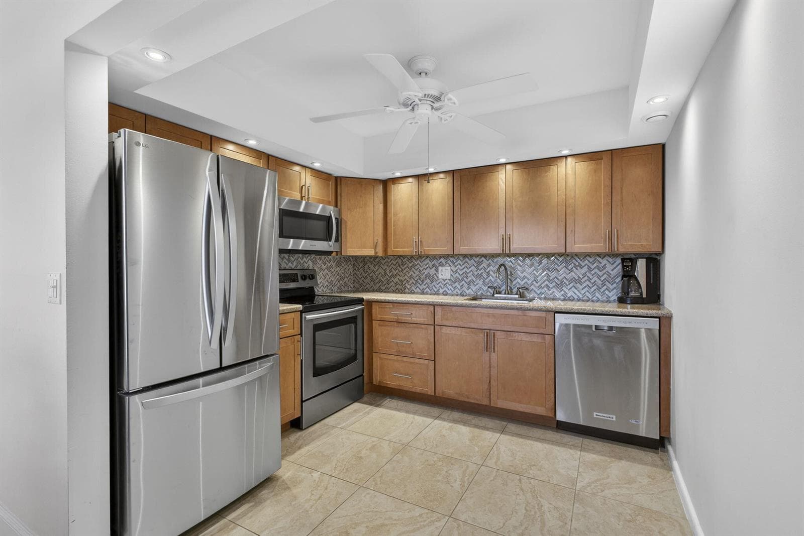 361 Wellington J, West Palm Beach, FL 33417 photo 2