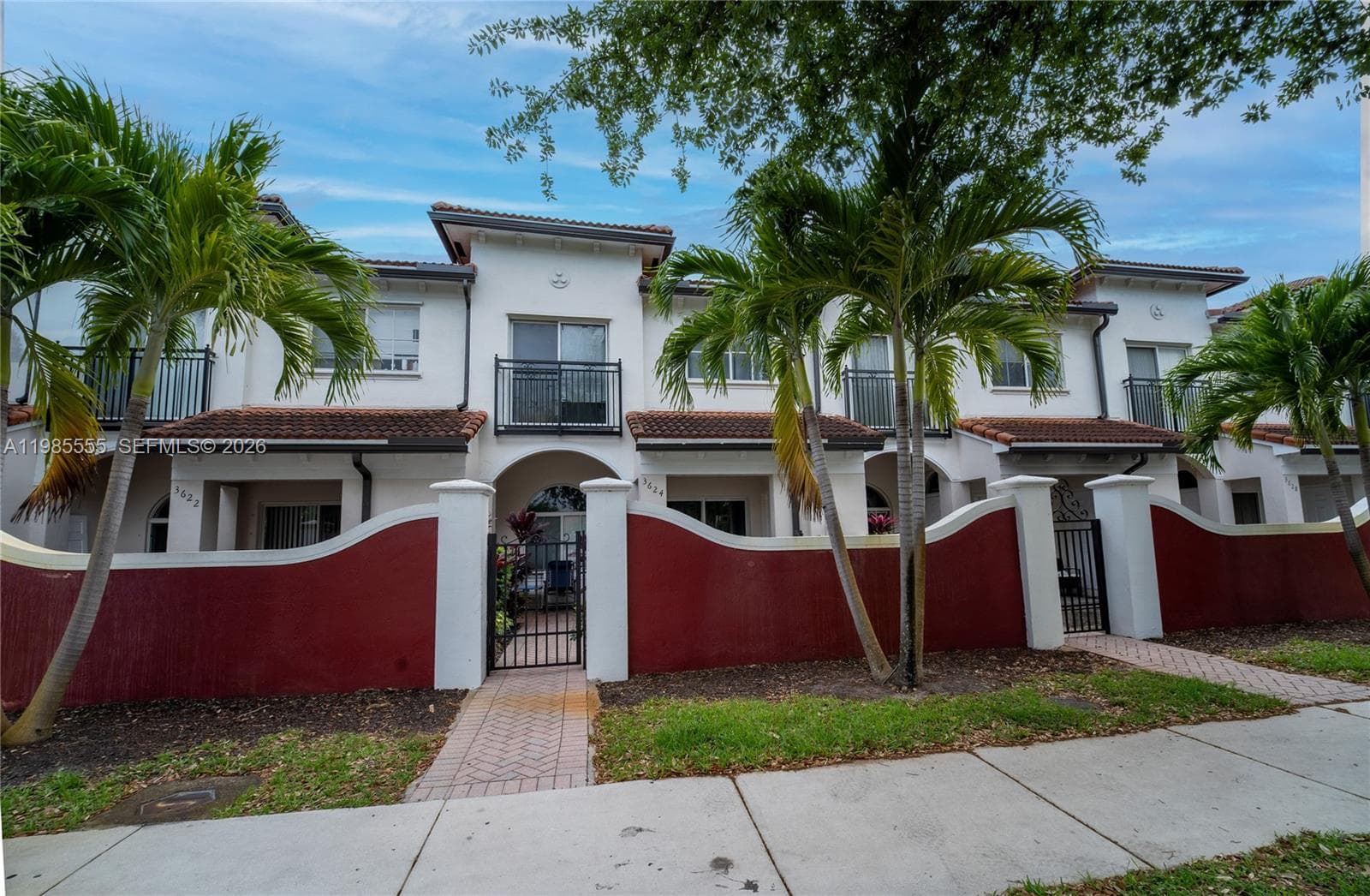 3624 NW 29th Pl, Lauderdale Lakes, FL 33311 photo 2