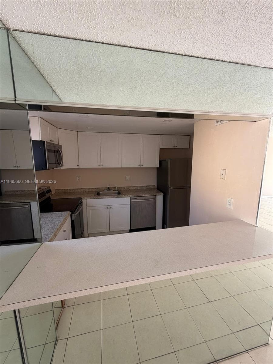 9180 Fontainebleau Blvd # 401, Miami, FL 33172 photo 4