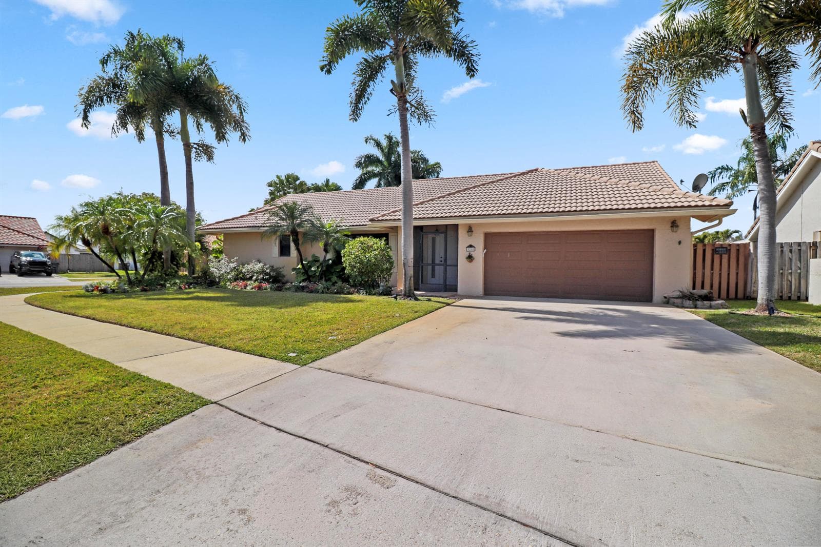 9260 Laurel Green Drive, Boynton Beach, FL 33437 photo 3