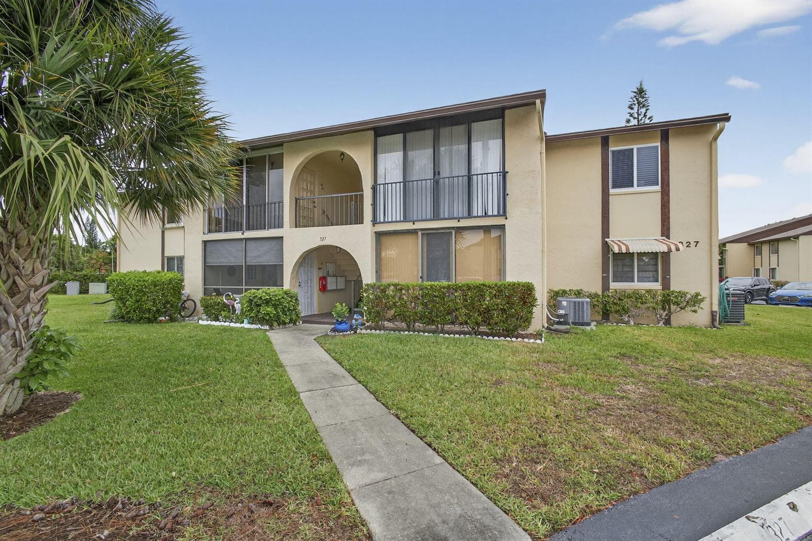 327 Pine Ridge Circle # A-1, FL 33463 photo 2