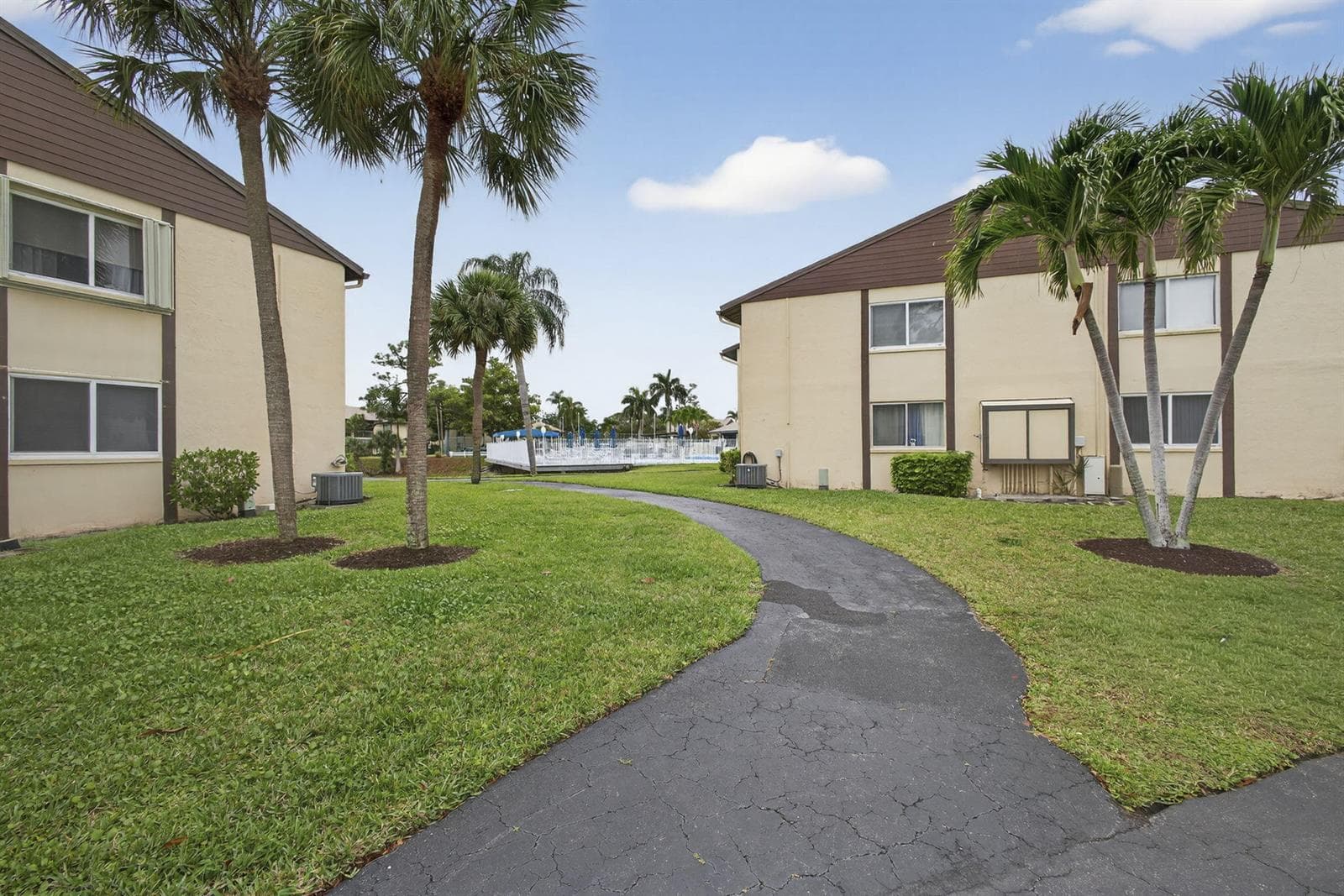 327 Pine Ridge Circle # A-1, FL 33463 photo 5