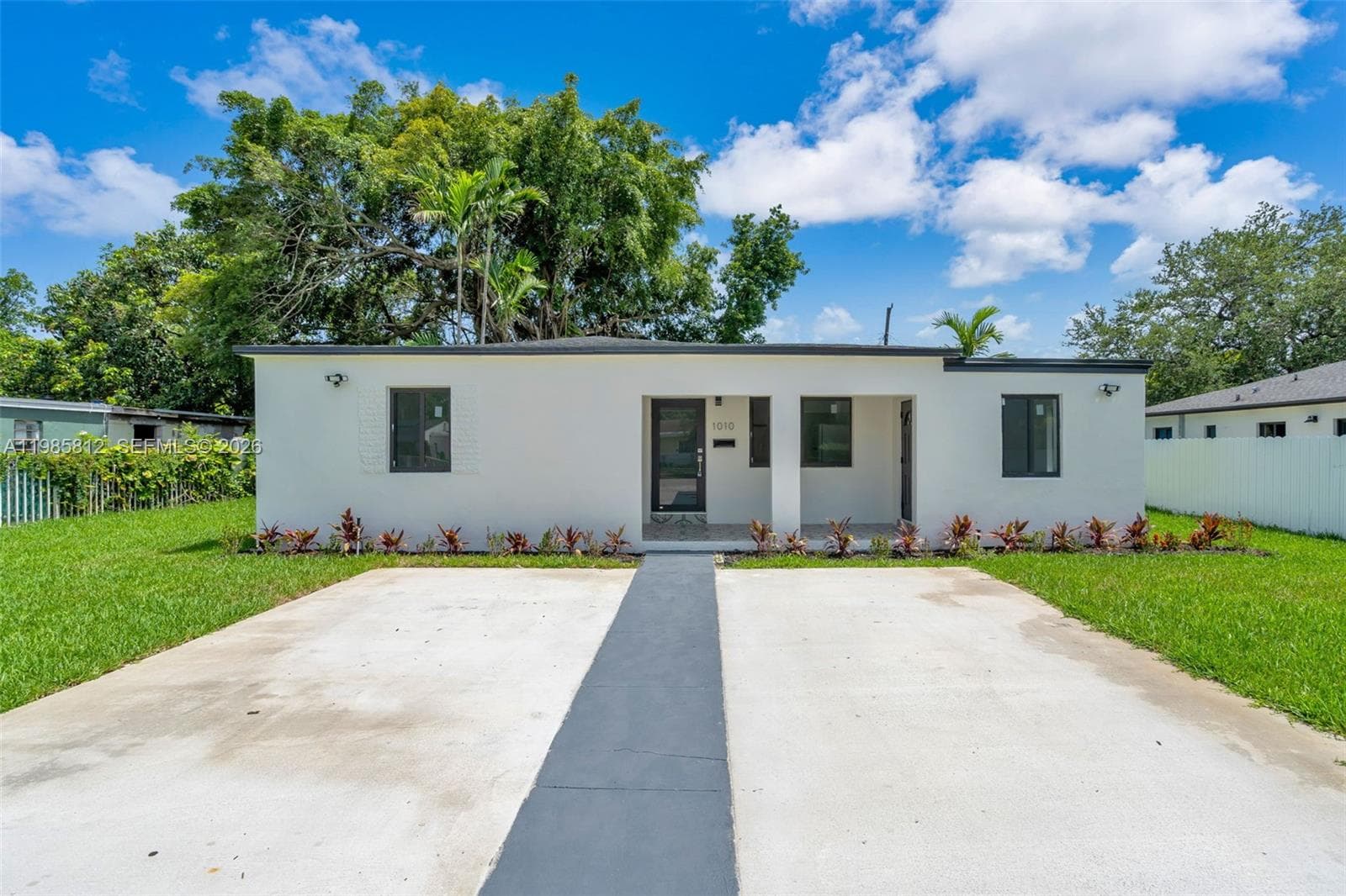 1010 NE 140th St, North Miami, FL 33161 photo 2