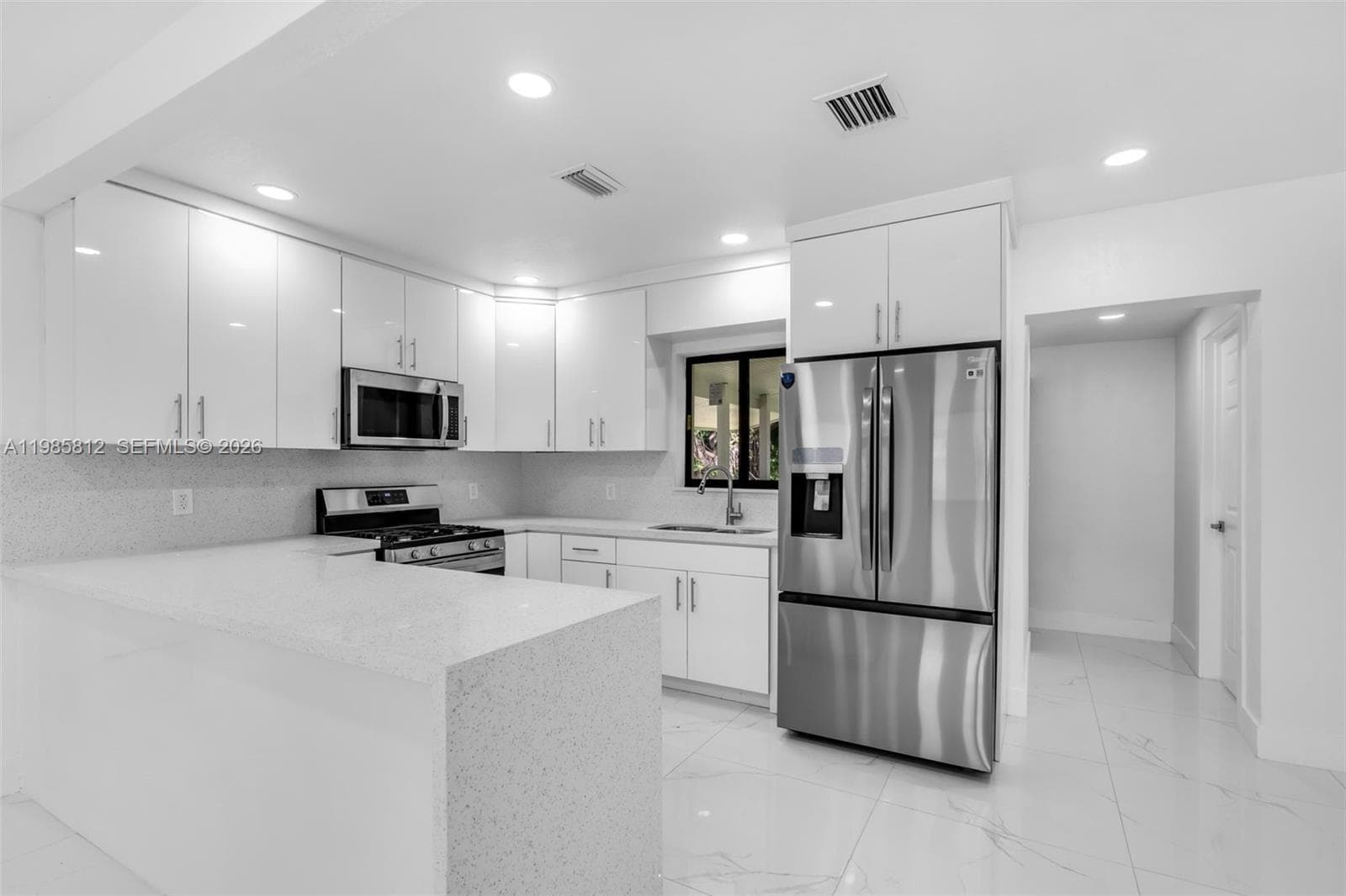 1010 NE 140th St, North Miami, FL 33161 photo 5
