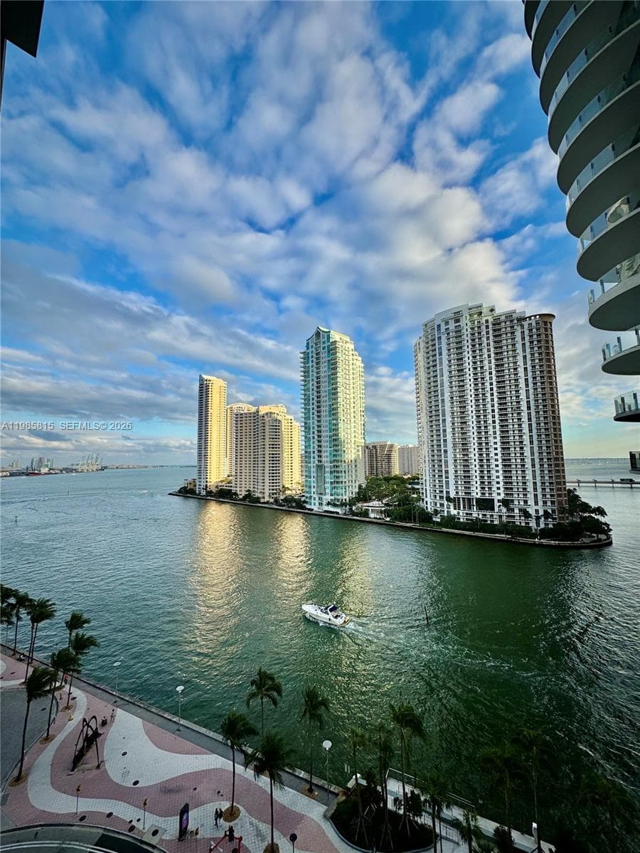 300 S Biscayne Blvd # L-1210, Miami, FL 33131 photo 3