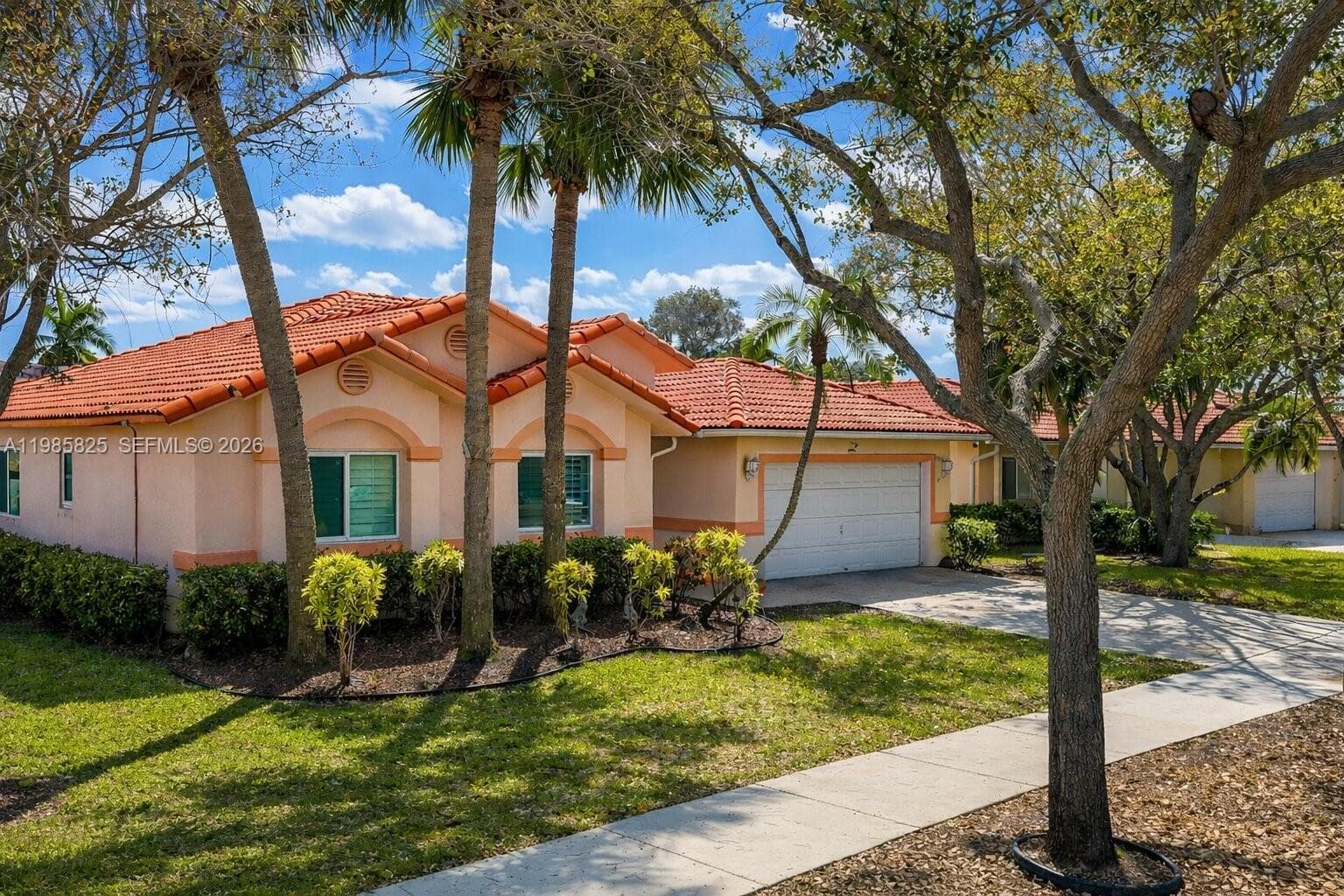 16898 Crestview Ln, Weston, FL 33326 photo 2