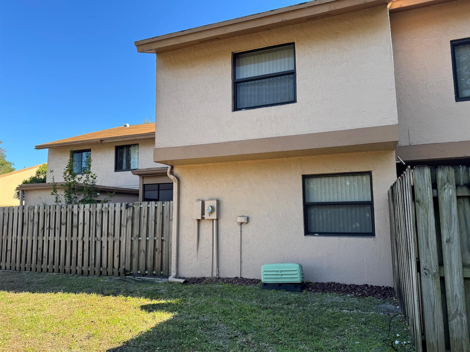 31 Chestnut Circle, Cooper City, FL 33026 photo 2