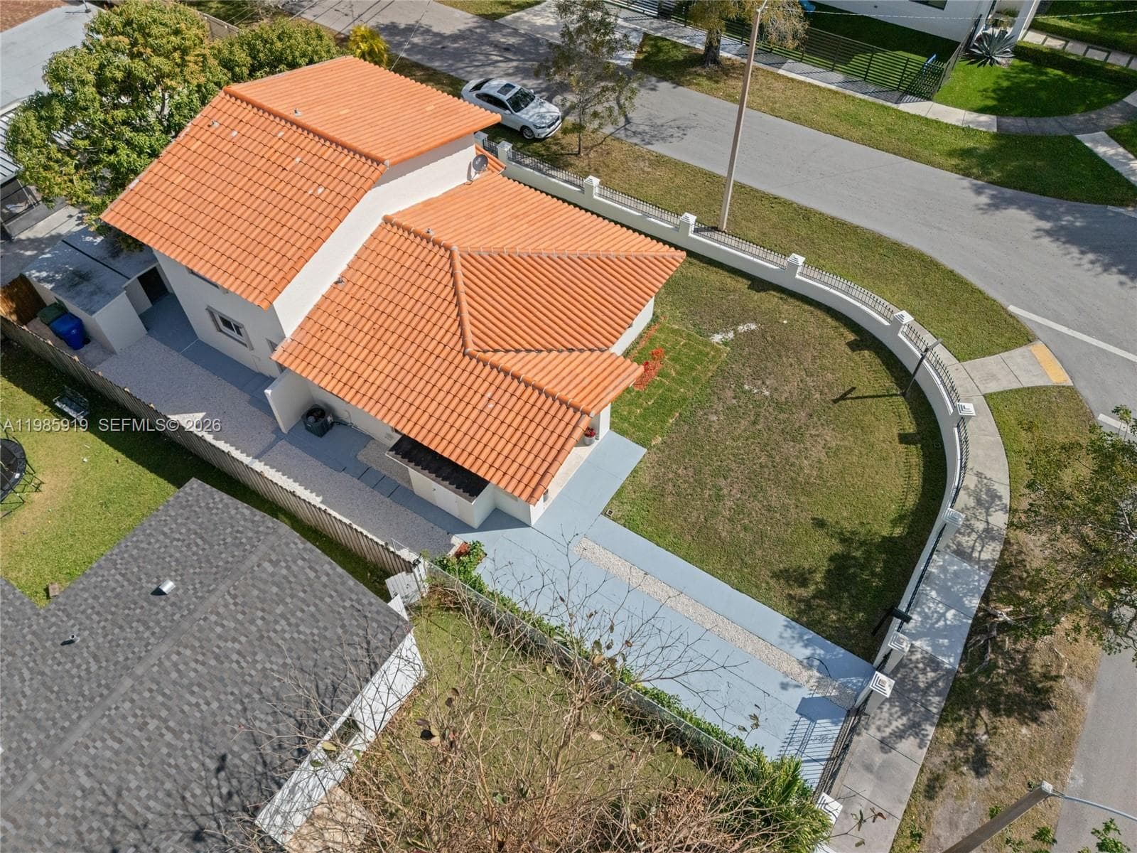 5251 SW 6th St, Miami, FL 33134 photo 2
