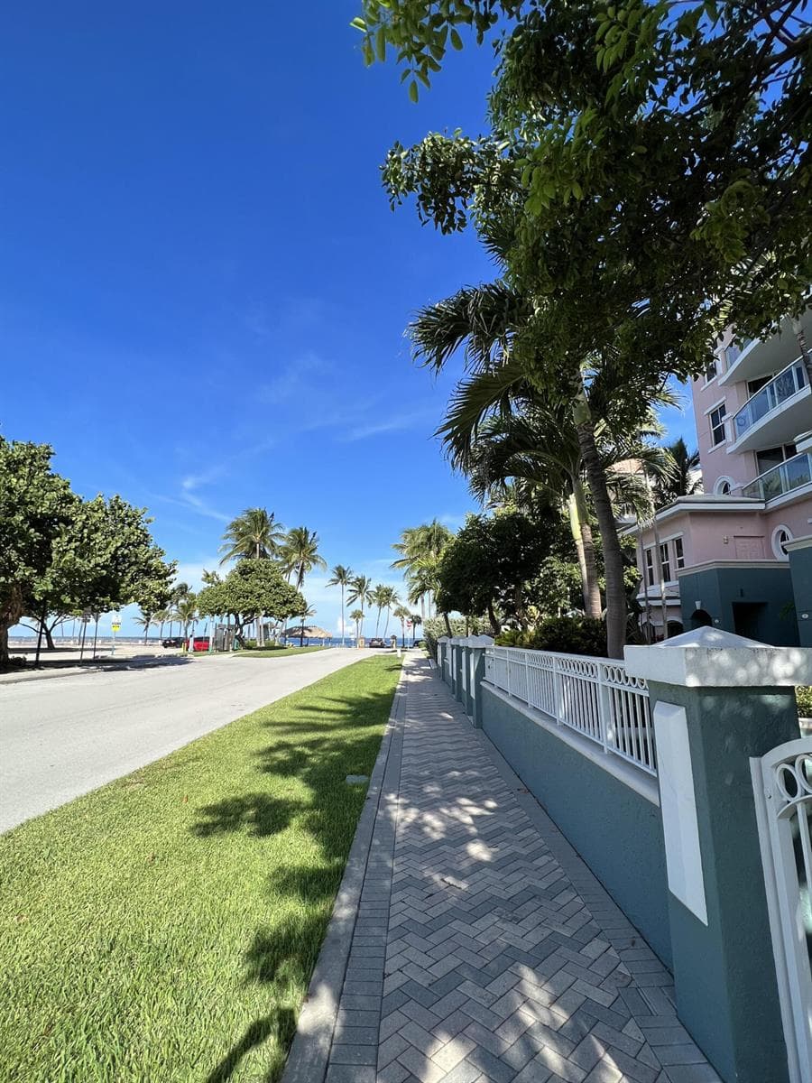 2051 SE 3rd Street # Th3, Deerfield Beach, FL 33441 photo 3