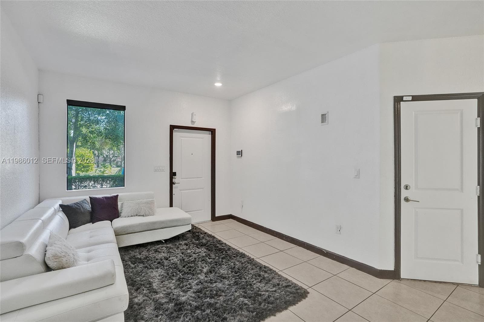 408 NE 212th Ter, Miami, FL 33179 photo 4