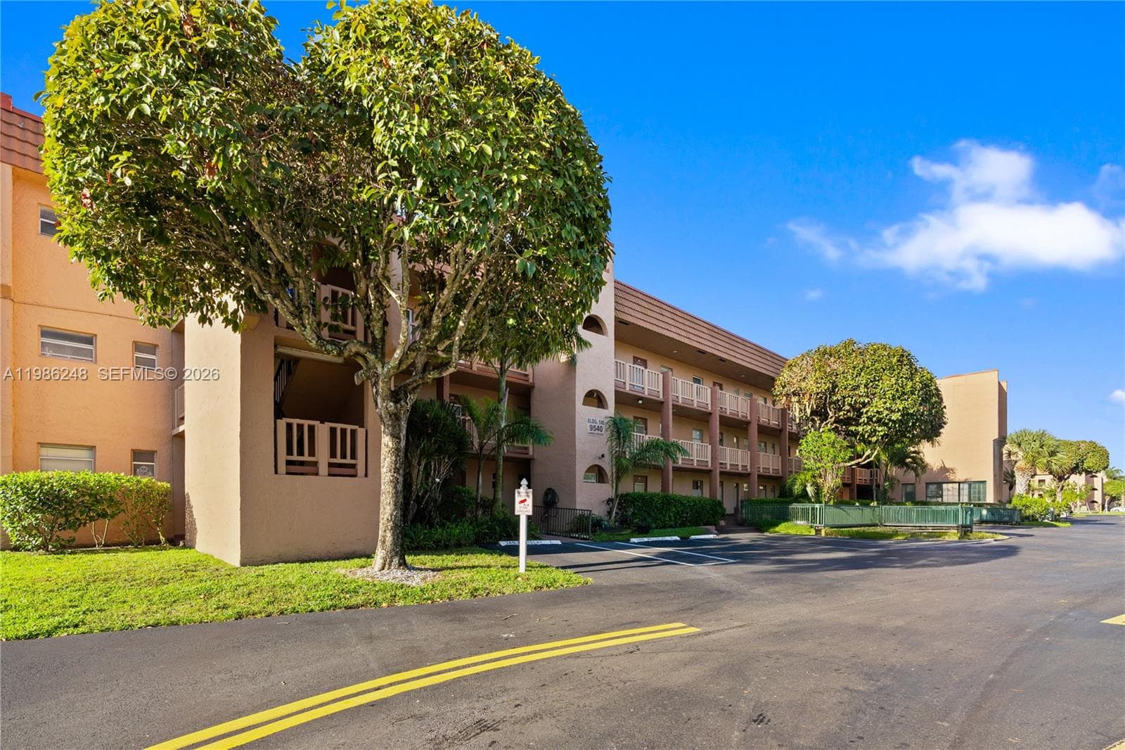 9540 Sunrise Lakes Blvd # 103, Sunrise, FL 33322 photo 2