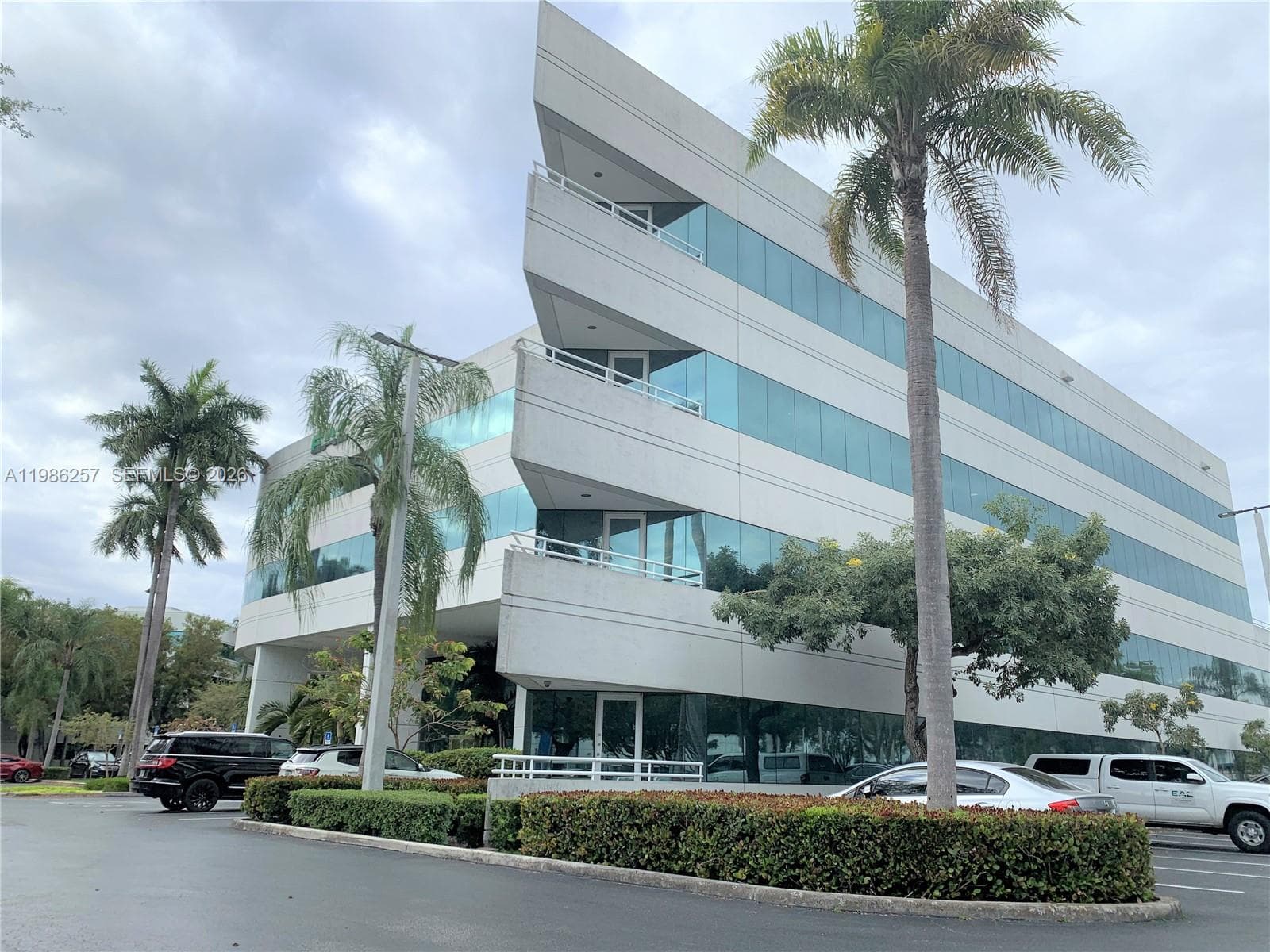 5959 Waterford District Dr # 305, Miami, FL 33126