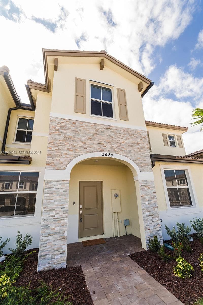 2620 SE 28th Dr, Homestead, FL 33035 photo 3