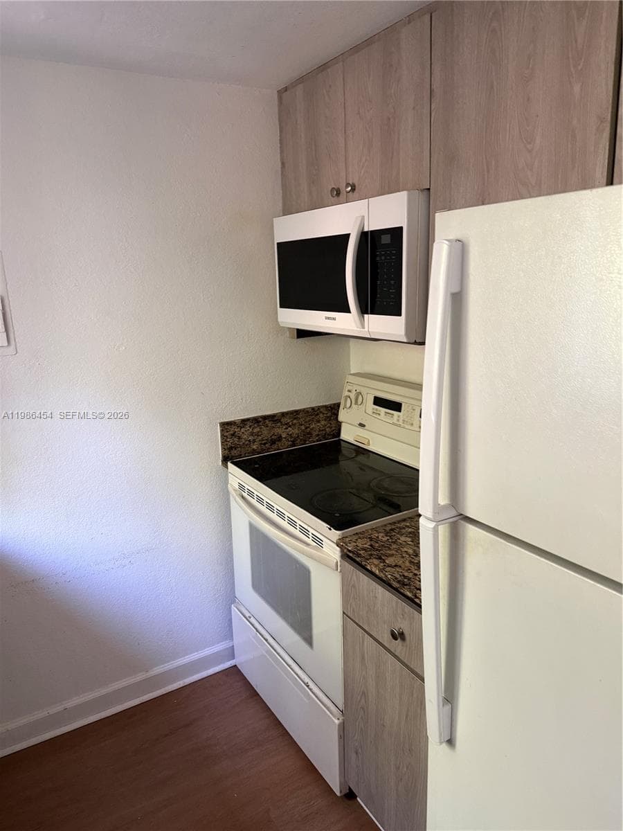 180 NE 71st St # 9, Miami, FL 33138 photo 4