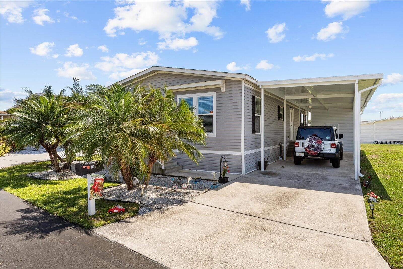 82 Sandhill Boulevard, Fort Pierce, FL 34982 photo 2